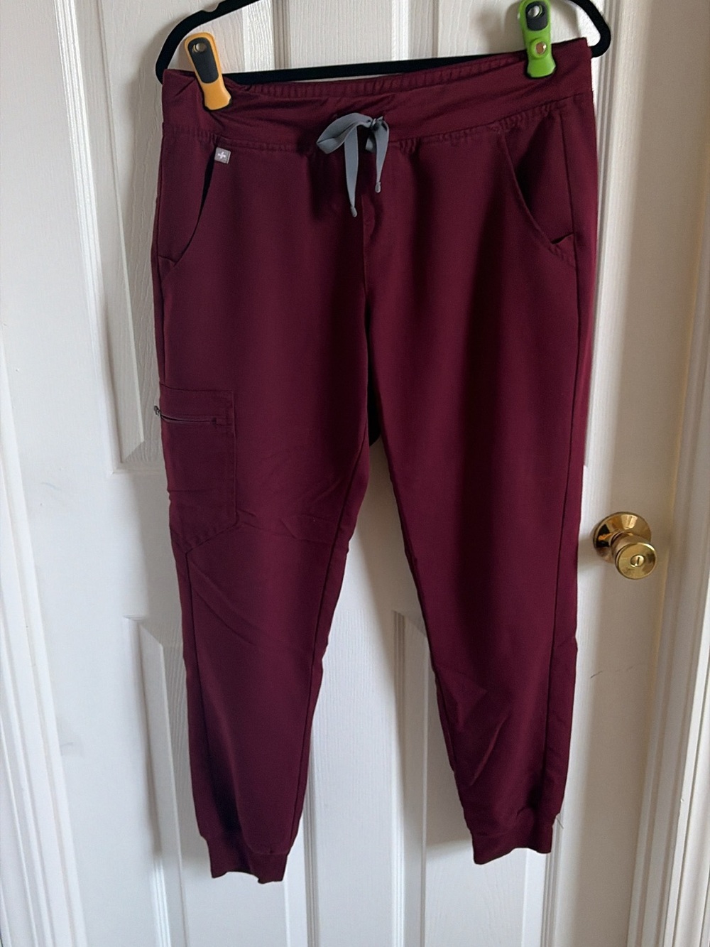 Figs Women’s Jogger in Burgundy